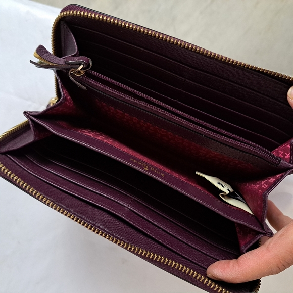 Kate Spade Burgundy Leather Neda Zip Around Wallet - Picture 6 of 11